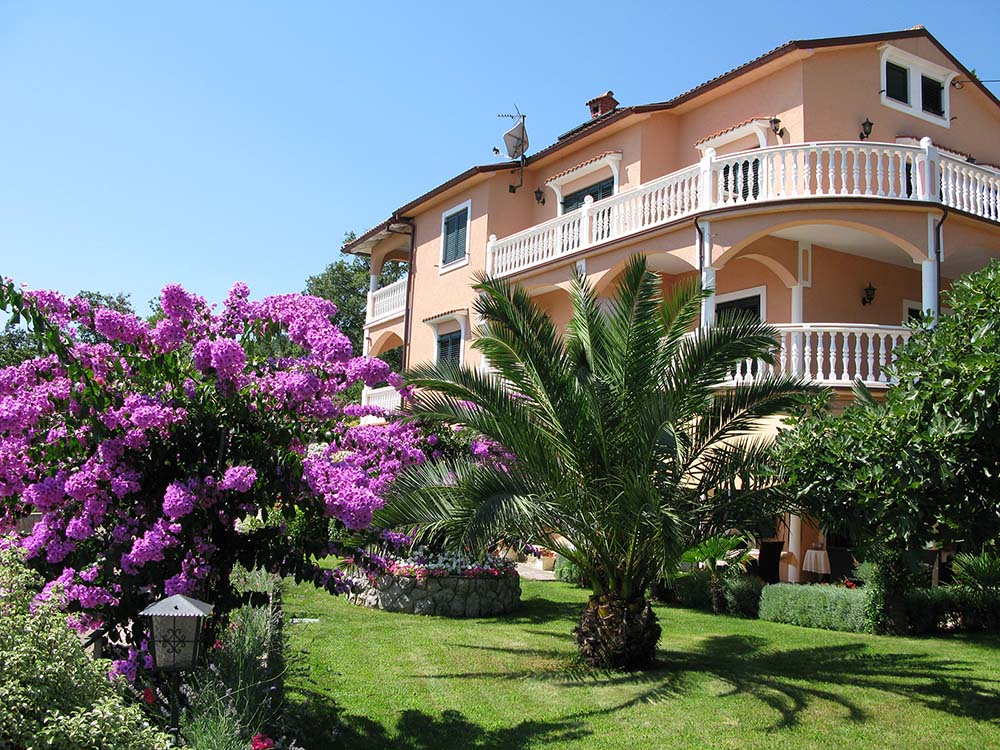 Villa Iris